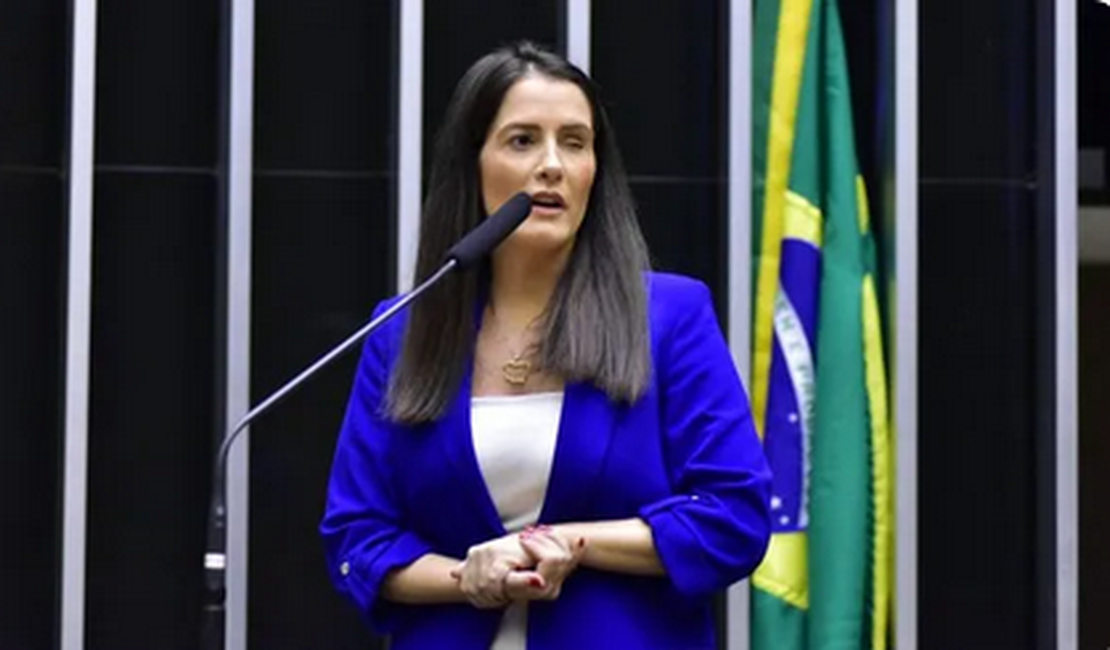 Deputada federal e vice-presidente do PL Mulher, Amália Barros morre aos 39 anos
