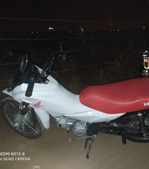 Motocicleta roubada é encontrada em estrada vicinal de Arapiraca