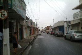 Constantes assaltos no bairro Brasília deixam comerciantes assustados, em Arapiraca