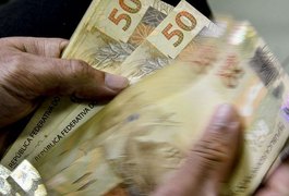 Cofre com R$ 4 mil e joias é furtado de residência em Arapiraca