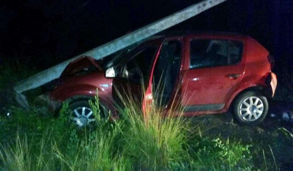 Homem causa acidente na AL 101 Sul e foge antes da chegada da polícia