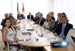 Renan Filho reúne secretários e inicia novo modelo de governança