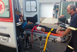 Colisão envolvendo duas motos deixa mulher ferida no Centro de Arapiraca
