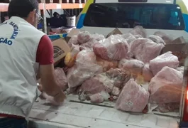Vigilância apreende 450 kg de alimentos estragados em Maceió
