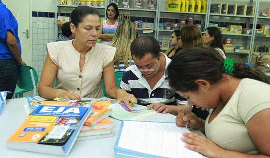 Secretaria de Educação certifica 700 alfabetizandos do Vale do Mundaú