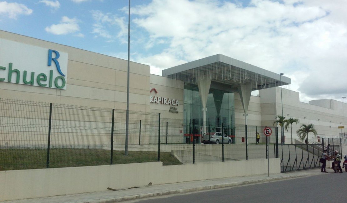 Criminoso furta capacete no estacionamento do Arapiraca Garden Shopping