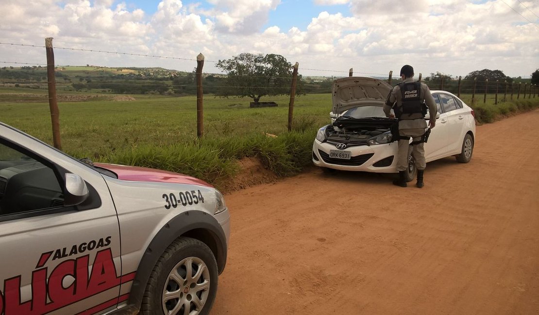 PM recupera veículo roubado com placa clonada na zona rural de Arapiraca