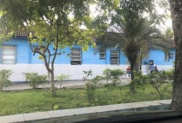 Capotamento de caminhão deixa três feridos em Passo de Camaragibe