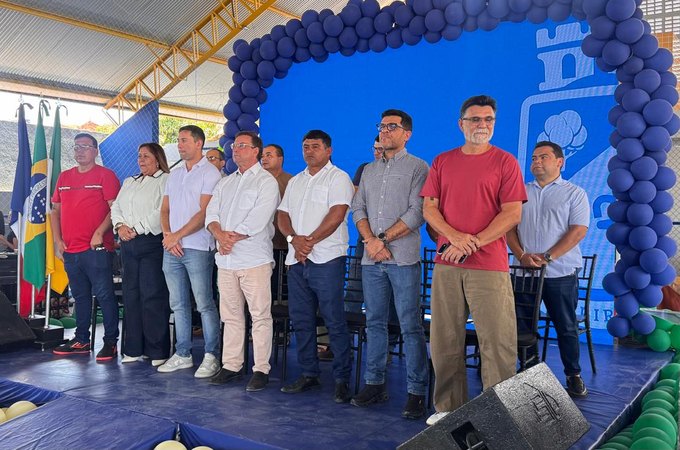 Luciano Barbosa inaugura ginásio poliesportivo na Vila São Francisco, zona rural de Arapiraca