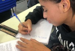 MC Loma é criticada por estudar em escola pública: 'Não tenho dinheiro'