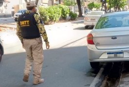 Motorista inabilitado é flagrado em veículo irregular durante fiscalização