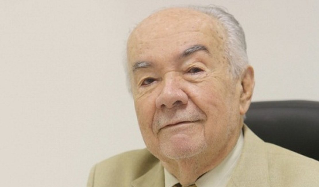 Morre, vítima de pneumonia, jornalista Vladimir Calheiros