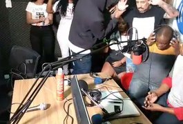 Rádio via internet é assaltada e transmite roubo ao vivo