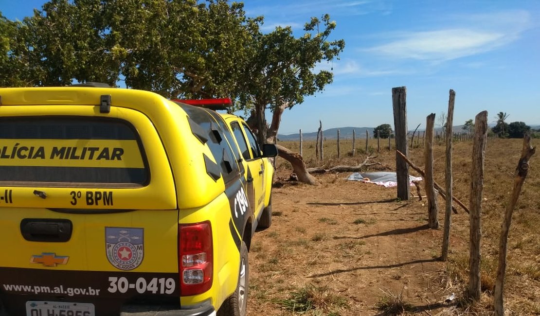 Homem de 45 anos é encontrado morto com marcas de paulada e pedrada na zona rural de Arapiraca