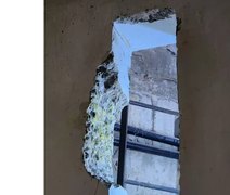 Foto mostra buraco na parede da cela de presídio federal onde dois presos fugiram