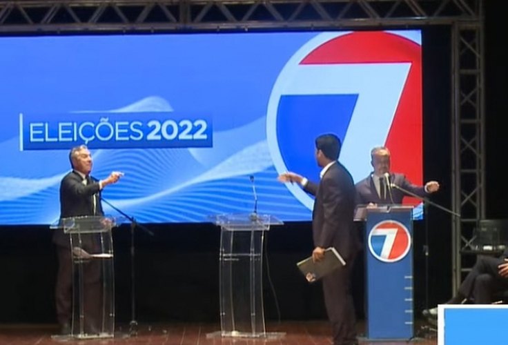 Debate entre candidatos ao governo de Alagoas é marcado por confusão entre Collor e Cunha