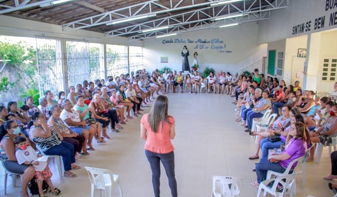 Mulheres de Penedo recebem orientações sobre violência doméstica