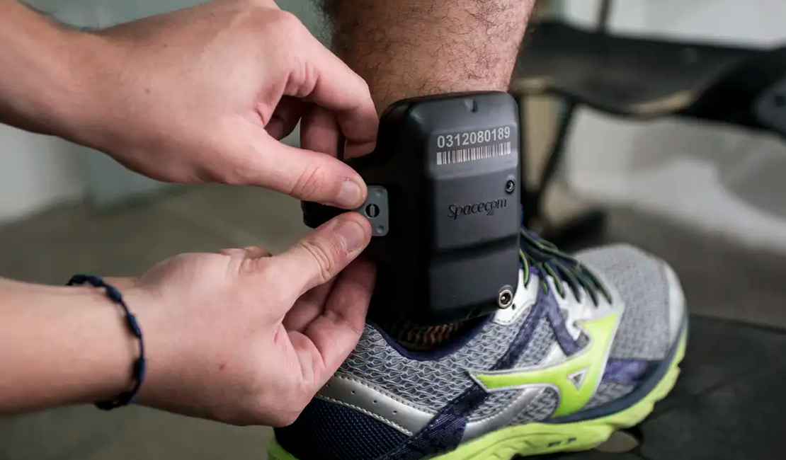 Senado aprova uso imediato de tornozeleira por agressor de mulher