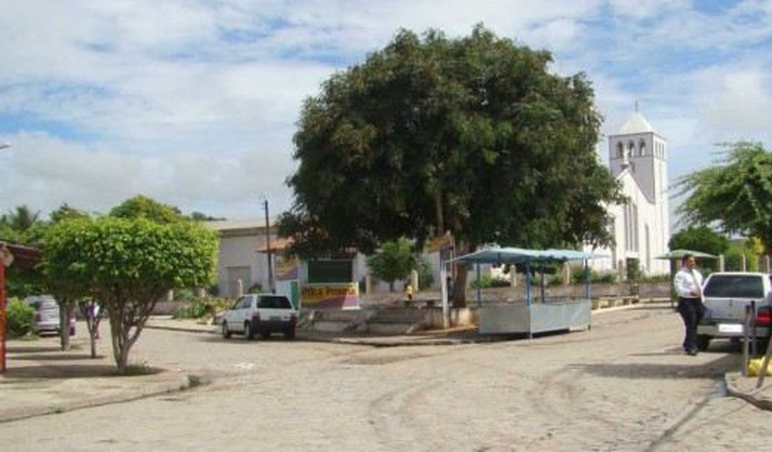 PM recupera moto abandonada no bairro Primavera em Arapiraca