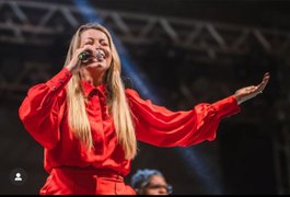Cantora católica Adriana Arydes será atração neste sábado (20) em São Sebastião