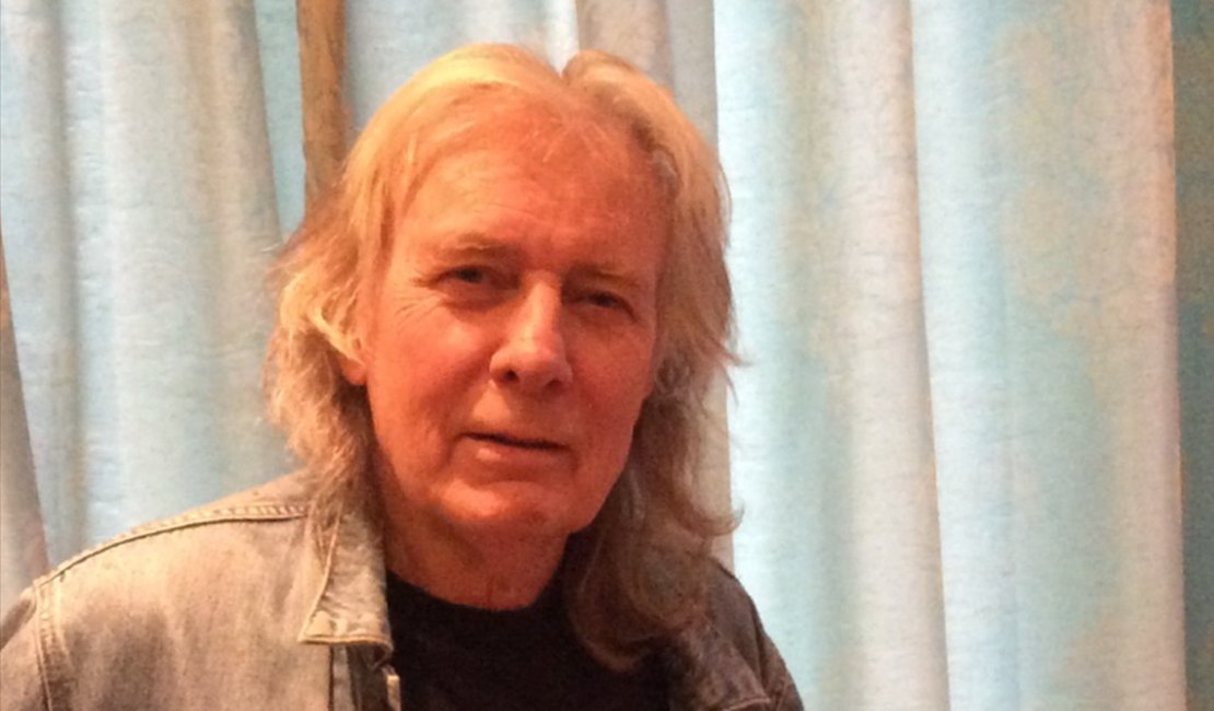 Eddie Clarke, guitarrista do Motörhead, morre aos 67 anos