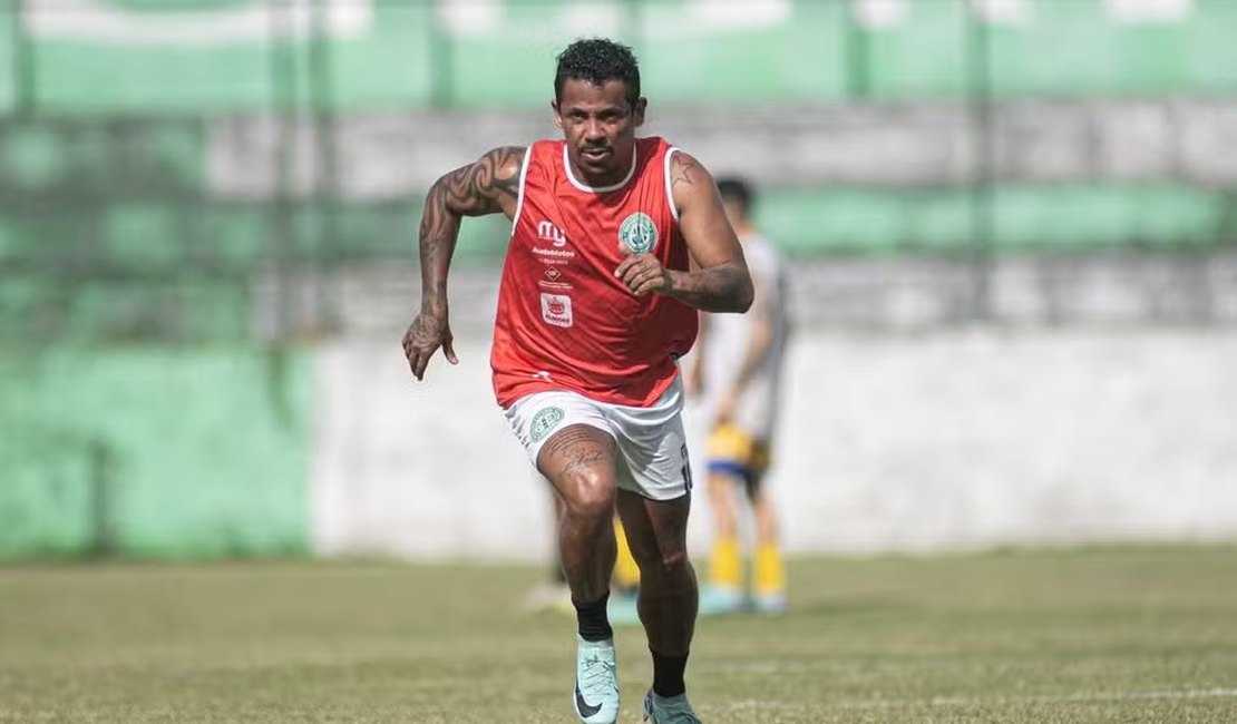 Ex-Corinthians, Élton Arábia anuncia retorno ao futebol aos 39 anos