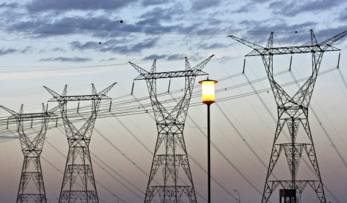 Juiz suspende medida provisória que permite privatização da Eletrobras