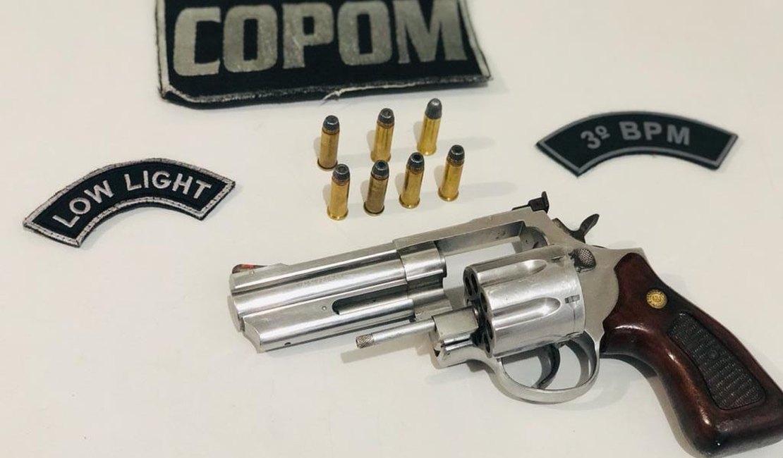 Casal é preso ao ser flagrado com arma em Arapiraca