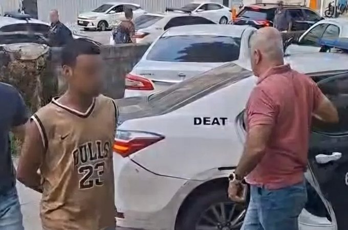 Homem é preso no Rio após cobrar R$ 10 mil por churrasquinho a turista
