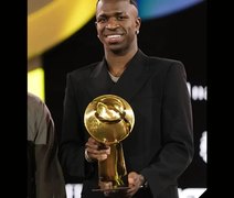 Vini Jr é eleito o melhor jogador do mundo pela Globe Soccer Awards