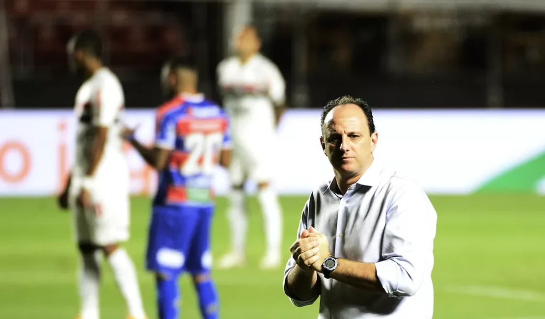 Perto de ser técnico do Flamengo, Ceni e sua comissão têm voo reservado para o Rio