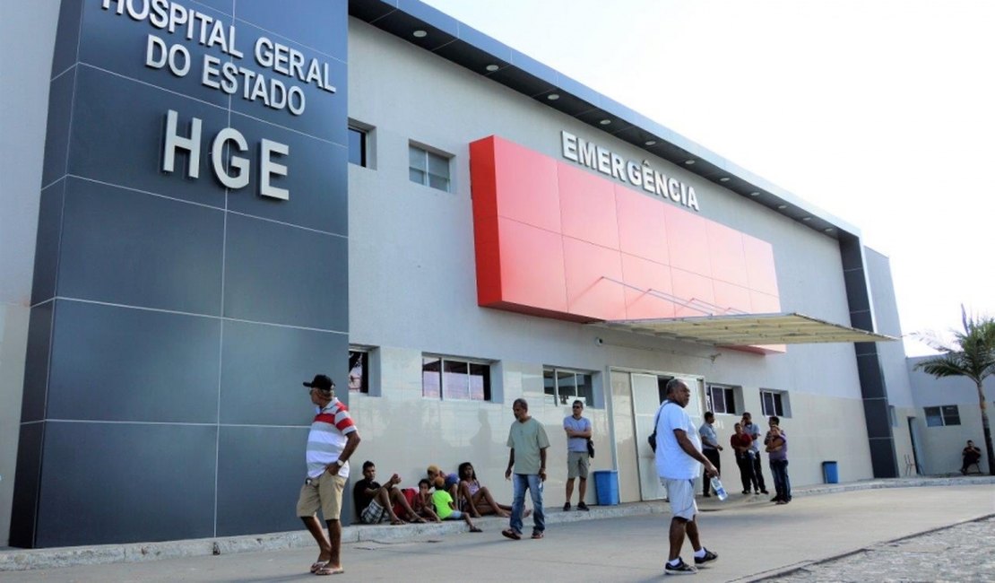 Casal fica ferido após capotar veículo em rodovia alagoana