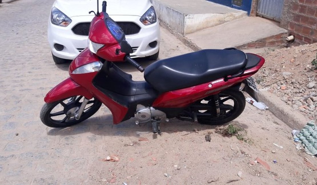 Adolescente é apreendido com moto roubada em Arapiraca, AL