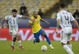 Anvisa entra em campo durante jogo do Brasil contra Argentina e retira jogadores que descumpriram protocolo de saúde