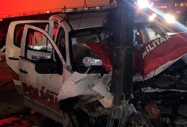 Acompanhamento policial a veículo suspeito termina em grave acidente na parte alta de Maceió