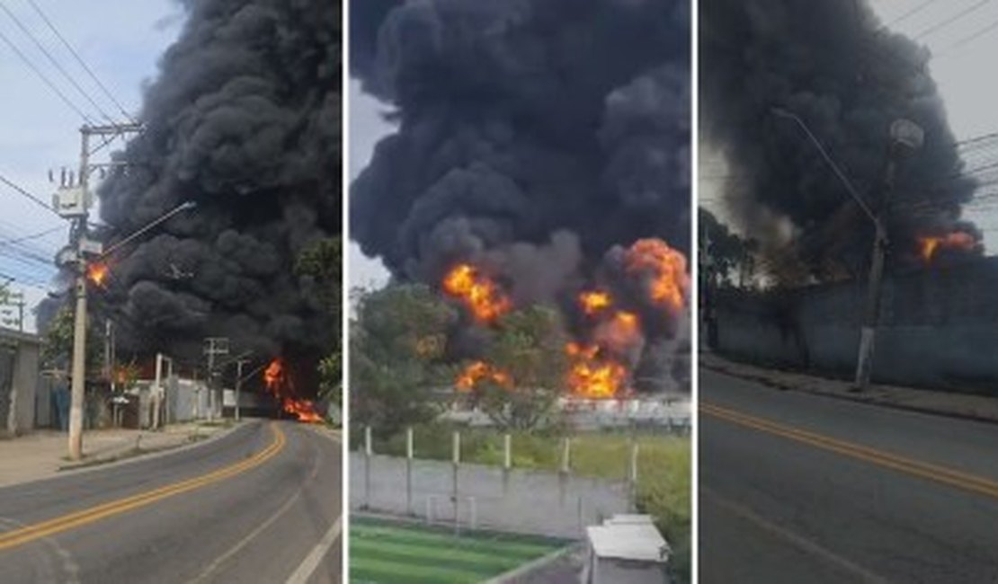Bombeiros combatem incêndio de grandes proporções em Itaquaquecetuba
