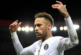Em seu retorno ao PSG, Neymar é xingado pela torcida