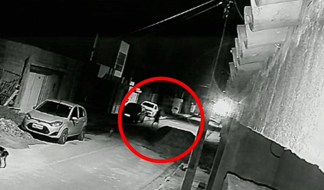 Polícia divulga imagens de suspeito de matar idosa para roubar, em Marechal Deodoro