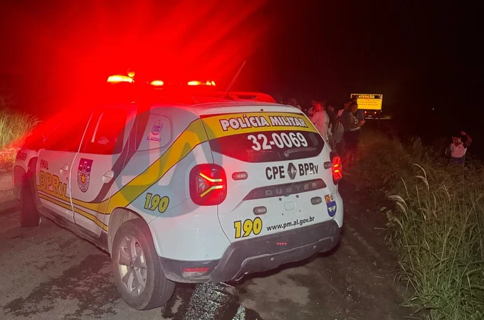 Tragédia em Arapiraca: mulher morre após queda de moto e atropelamento por caminhão em trecho em obras na AL115