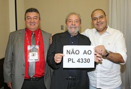 Lula apela para que Dilma tente barrar terceirização