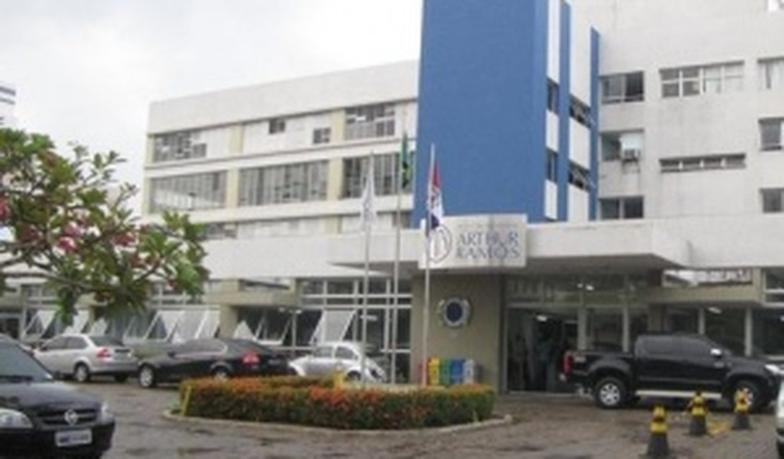 Parente de paciente denuncia golpe de falso médico em Maceió