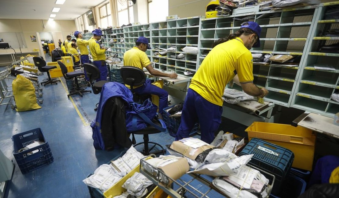 Concurso dos Correios acontece neste domingo, com 1,6 milhão de inscritos para 3,5 mil vagas