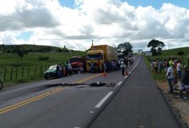 Caminhoneiros continuam bloqueando rodovias em Alagoas