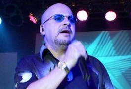 Vocalista do Roupa Nova é internado após complicações provocadas pela Covid-19