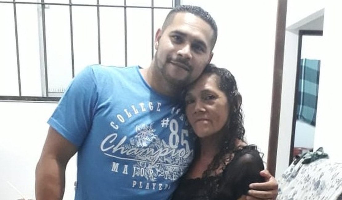 Após ser enganado por falso irmão, motorista consegue reencontrar a mãe