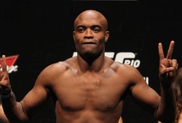 UFC confirma retorno de Anderson Silva no dia 27 de fevereiro