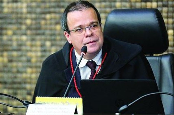 Gilmar Mendes derruba afastamento de Tutmés Airan e determina retorno imediato ao TJ-AL