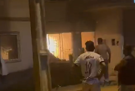 Explosão durante troca de botijão de gás causa incêndio em apartamento e deixa família com queimaduras de 1° e 2° graus, em Maceió