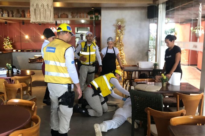 Ronda no Bairro prende suspeito por tráfico de drogas e auxilia em atendimento a vítima de mal-estar na orla de Maceió