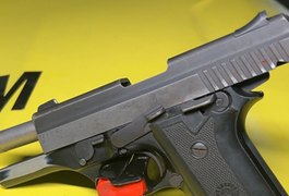 PM prende homem com arma, munições e cocaína em Pilar